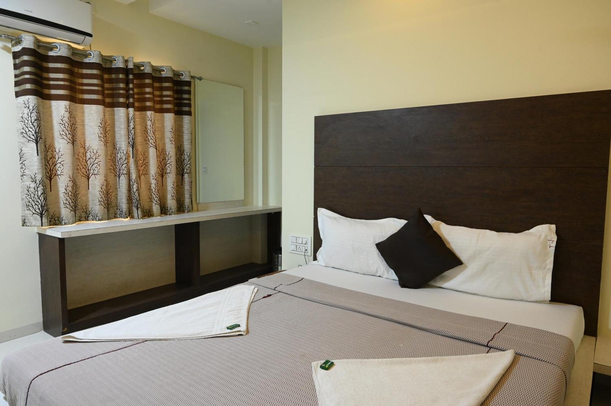 Hotel Ramkrishna Inn Kolhápur Kültér fotó